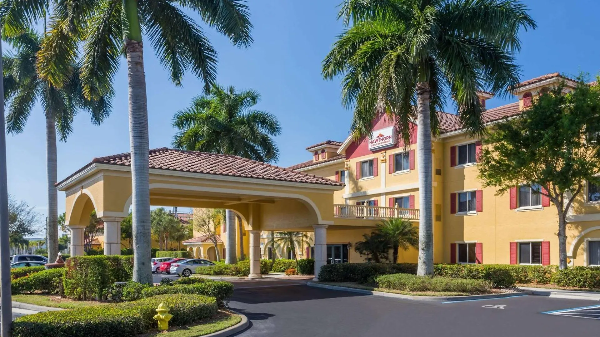 Where to Stay Near Nova Southeastern University: 4 Best Naples Hotels