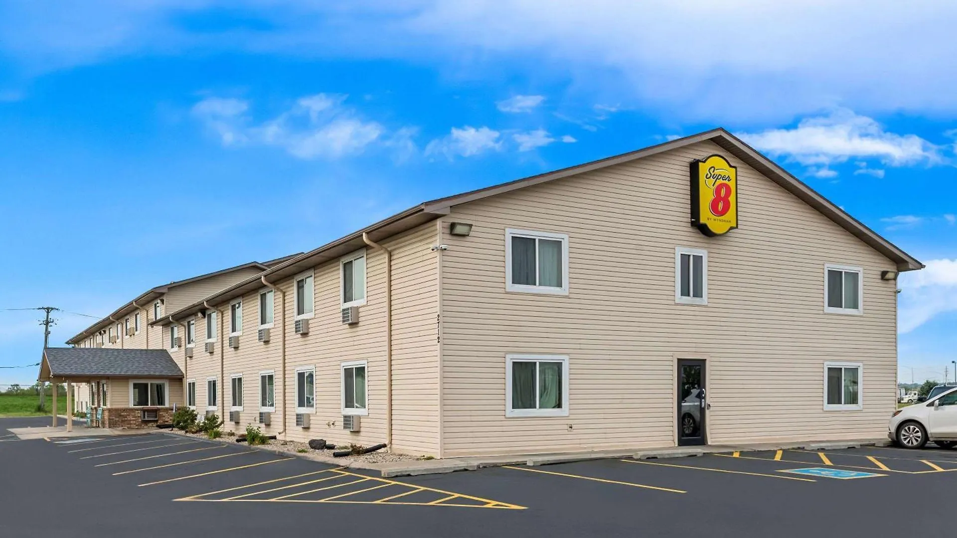 4 Smart Super 8 By Wyndham Hotels In Iowa Worth Booking