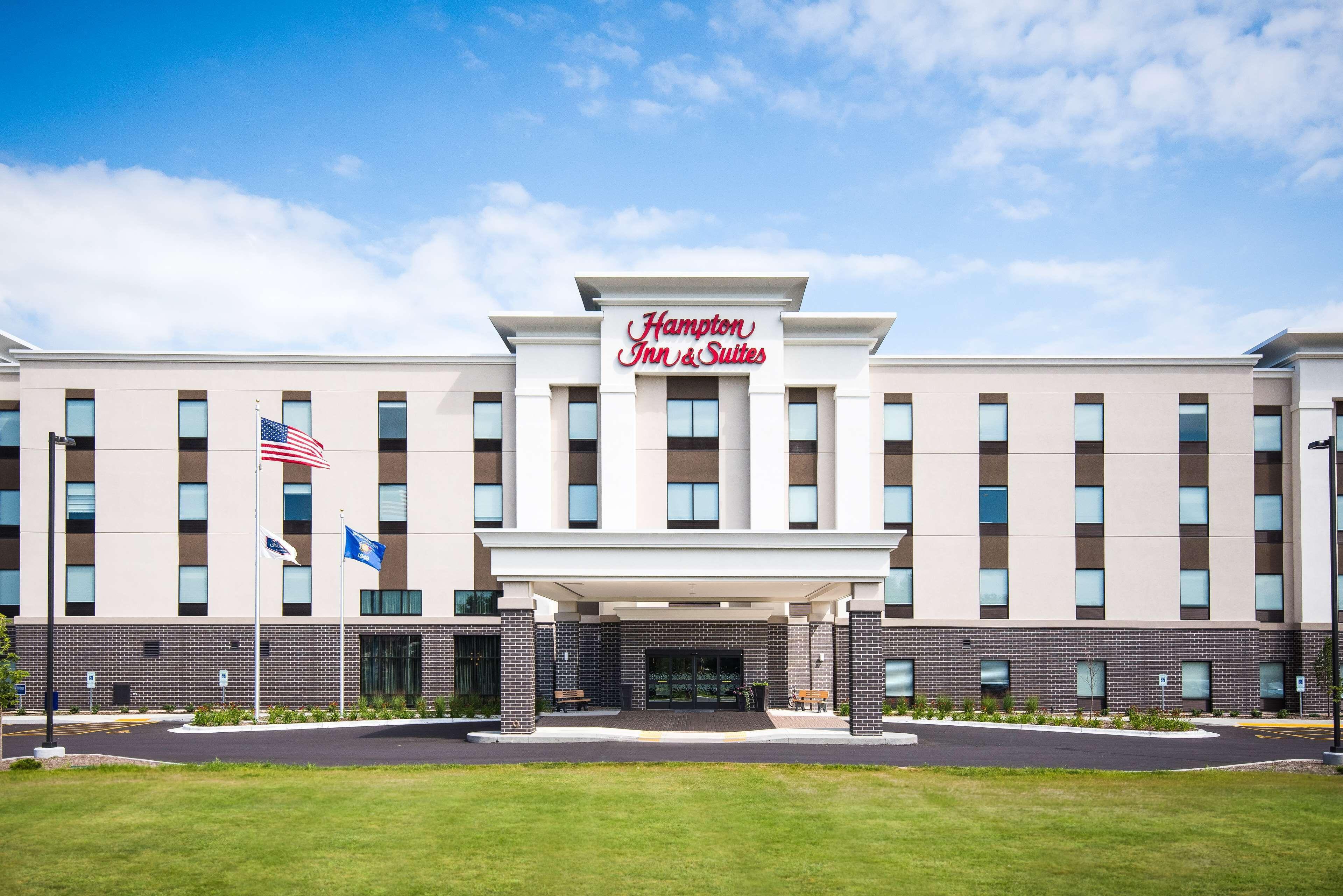 Where to Stay Near Rick Wilcox Magic Theatre: 2 Best 3-Star Hotels